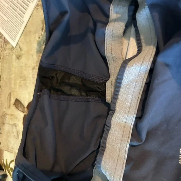 Lilly Pulitzer Luxletic bra in yoga/work out top - Picture 6 of 8